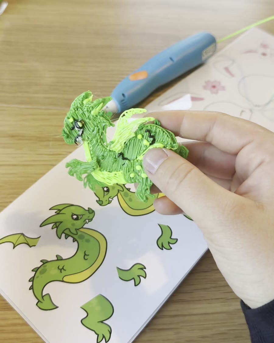 Draadloze 3D pen met zelfgemaakte draak