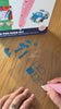 Kind bouwt met de Fits4Kids 3D pen op lage temperatuur (PCL)